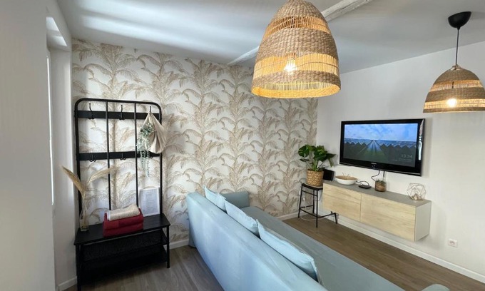 Old Town Apartment | Appartement LEON, port & halles départ Ferry, proche plages