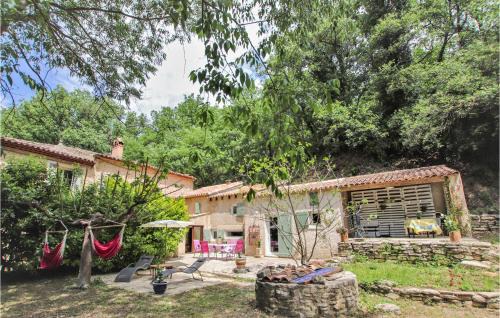 Goult House | Awesome Home In Goult