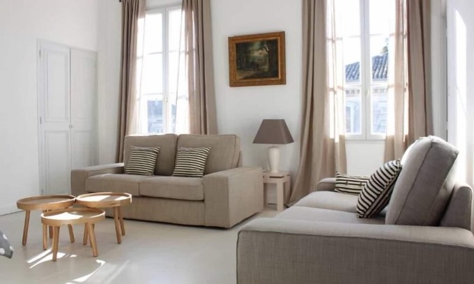 Avignon City Centre Apartment | Beautiful apartment in the heart of the Cité des Papes, quiet, bright free wifi