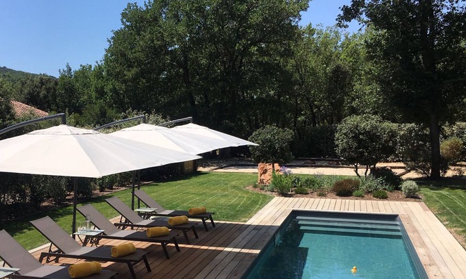 Gordes House | Beautiful renovated stone property with heated pool in Gordes