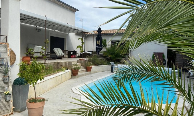 Laudun House | Belle Villa Contemporaine au Pied du Camp de César