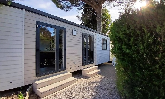 La Londe-les-Maures House | Campsite maeva Escapades Parc Valrose * - Mobil-Home 4 Rooms 6 People Air-conditioned + TV