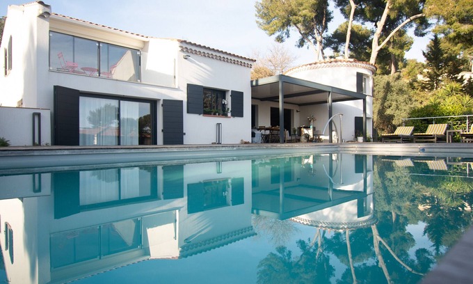 Carqueiranne House | Carqueiranne: Charming Villa with Pool, Sea View, for 8 Guests