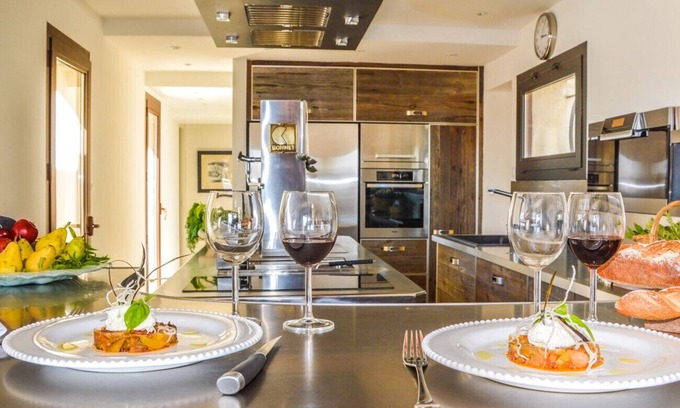 Castillon-du-Gard Villa | Castillon-du-Gard: modern holiday villa, swimming pool, pets allowed