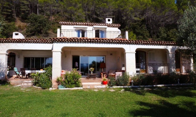 La Motte House | charming house, breathtaking view, sleeps 8, swimming pool