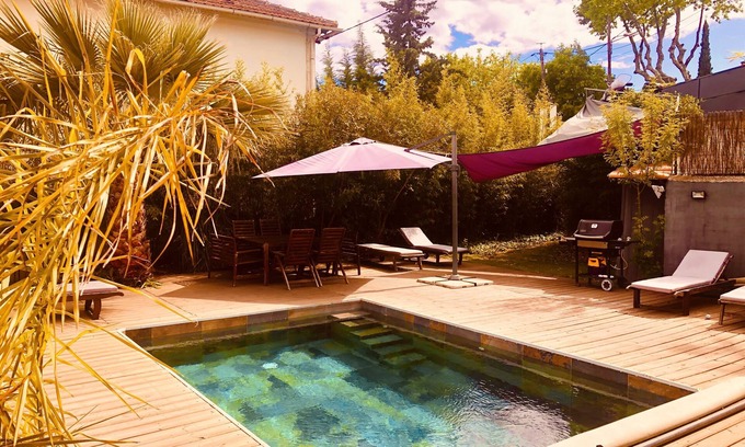 Le Mourillon House | Charming house with pool close to the sea