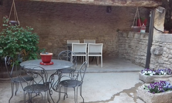 Cabrieres-d'Avignon House | Charming typical Provencal village house.
