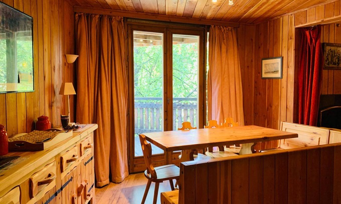 Pra Loup Apartment | Cozy Chalet-Style Apartment for 4/5, Central Location, 50m from Slopes, Pra Loup