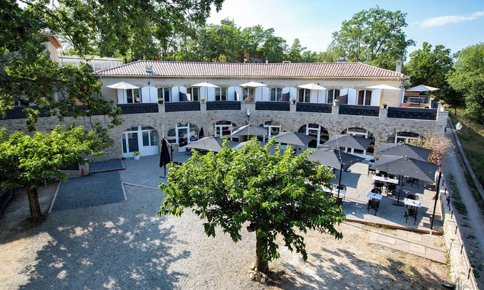 Sainte-Tulle Apartment | Domaine de la Mautanne