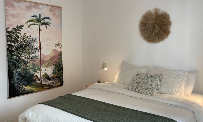 Saint-Lambert Apartment | 60 m² Apartment ∙ 3 bedrooms ∙ 3 guests