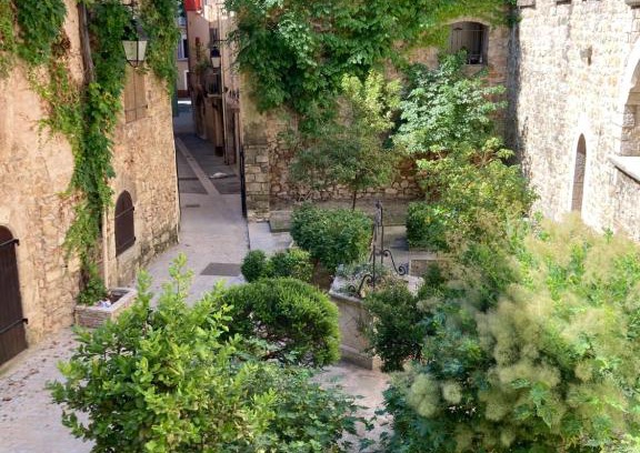 Le Val Apartment | Gîte Communal des Remparts