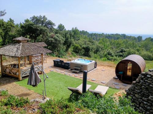 Saumane-de-Vaucluse House | Gîte Lavande vue Luberon 33 hectares piscine Spa Sauna au cœur de Provence