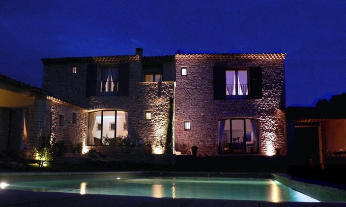 Gordes House | Gordes - Luberon - Provence: Superb air-conditioned villa, heated swimming pool, quiet