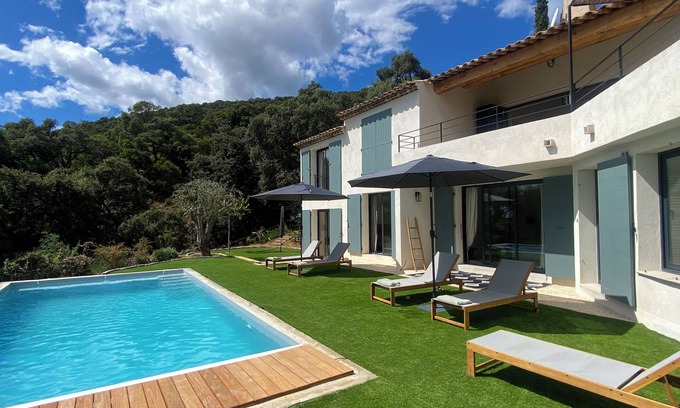 Cavaliere Villa | Grande Villa, Neuve, vue Panoramique Mer, Piscine,12 Personnes, Proche St Tropez