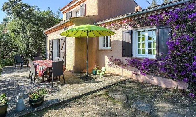 Bormes-Les-Mimosas House | Holiday Home in Bormes-les-Mimosas with Pool