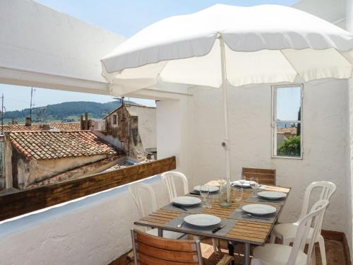 La Cadiere-d'Azur House | Holiday Home La Cadièrienne by Interhome