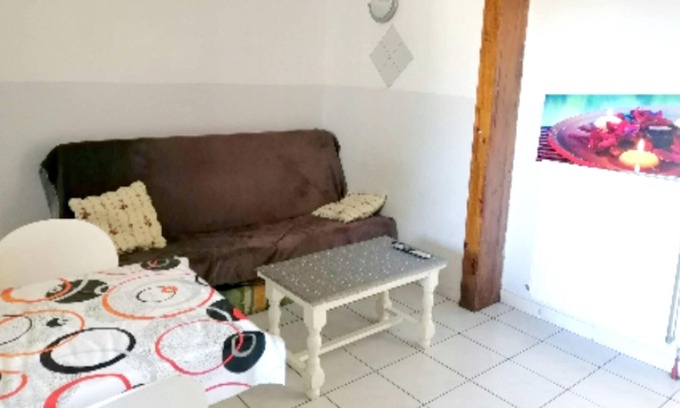Montfavet Apartment | Homerez - Amazing appartement for 6 ppl. with terrace at Avignon