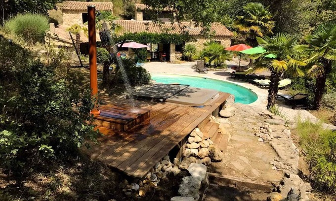 Puymeras Villa | Homerez - Contemporary Villa in Puyméras with Private Pool