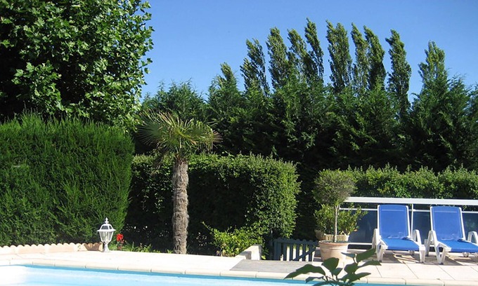 Villars Villa | Homerez - Villa for 4 pers. with swimming pool, garden and terrace in Villars