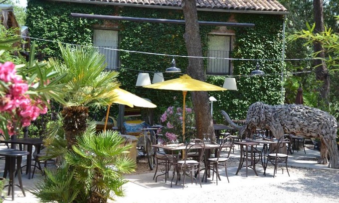 Lourmarin Hotel | Hostellerie Le Paradou