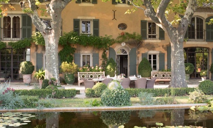 Noves House | House ∙ 10 bedrooms ∙ 18 guests