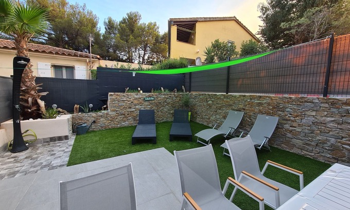 La Faviere House | House Bormes les Mimosas 100 m from shops and 200 m from the beach on foot