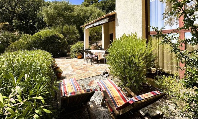 La Londe-les-Maures House | House for 6 people in private domain with collective swimming pool