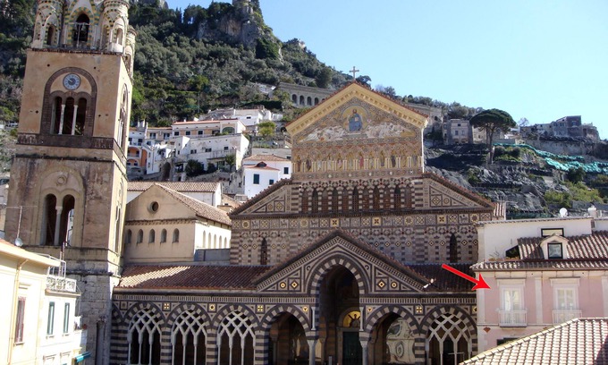 Amalfi Apartment | House overlooking the Cathedral, beach, shops and bars a few meters
