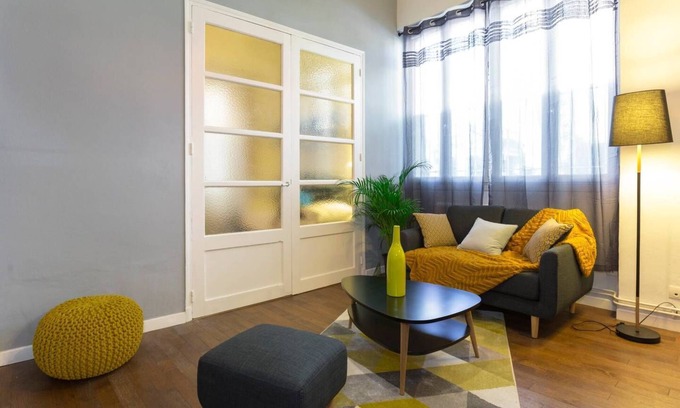 Avignon City Centre Apartment | in the heart of Avignon 2 to 4 people