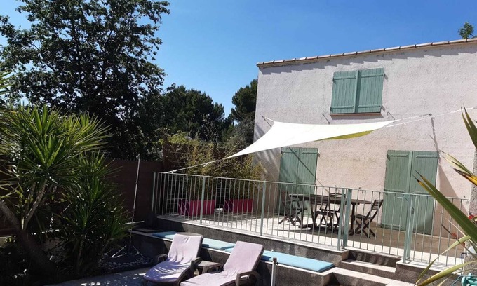 Eguilles Villa | Independent part of a villa with pool