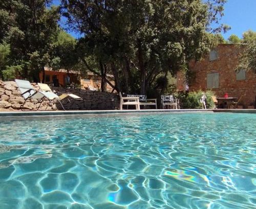 Entrecasteaux Bed & Breakfast | la bergerie des colles