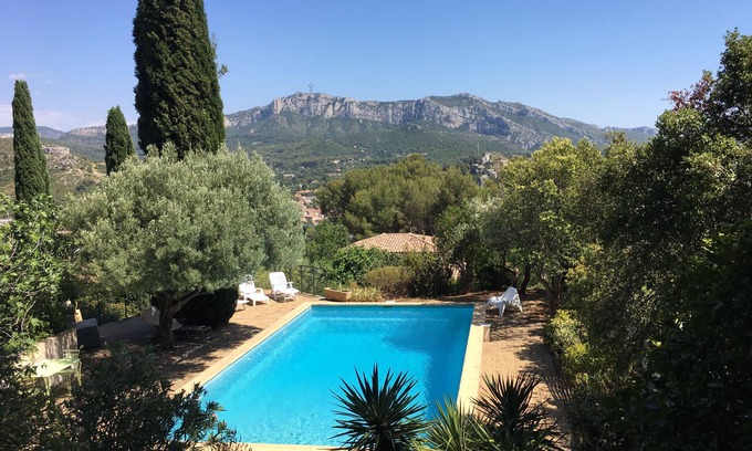 Roquevaire House | LARGE HOUSE WITH POOL AND BEAUTIFUL VIEW