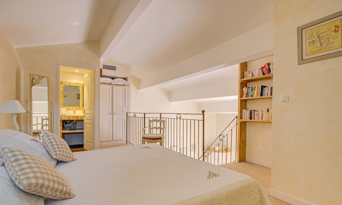 Roussillon Hotel | Le Clos de la Glycine