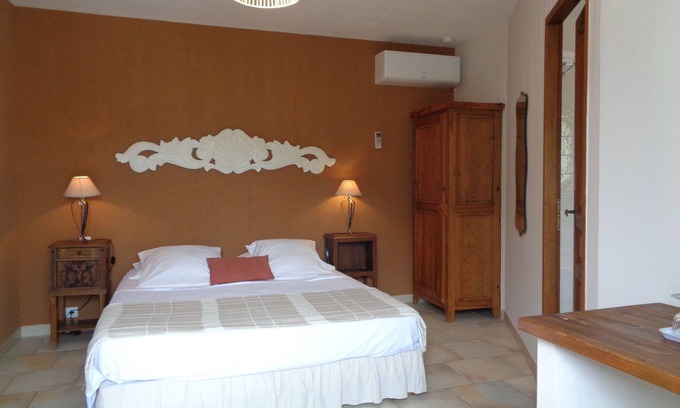 Lacoste Bed & Breakfast | Le Clos des Lavandes-Air conditionned Double CIGALE-Terrasse-Lacoste Luberon