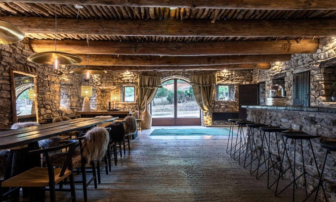 Sivergues House | Le Domaine Du Castellas