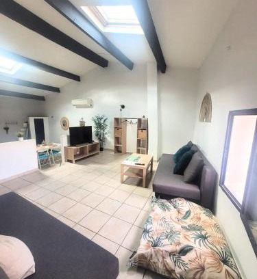Saint-Mitre-les-Remparts Apartment | Le Rempart