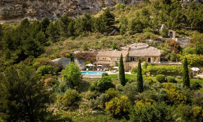 Les Baux-de-Provence Villa | Les Baux de Provence Villa Sleeps 10 Pool WiFi
