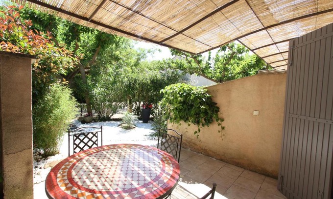 Molleges House | Les Glycines