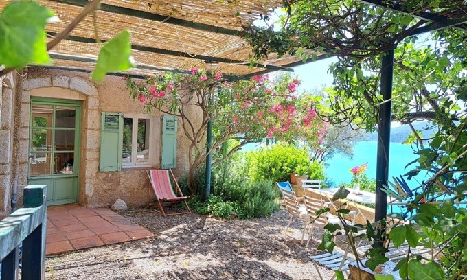 Sainte-Croix-du-Verdon House | "les Terrasses" : Maison Dans le Village, 4 Terrasses