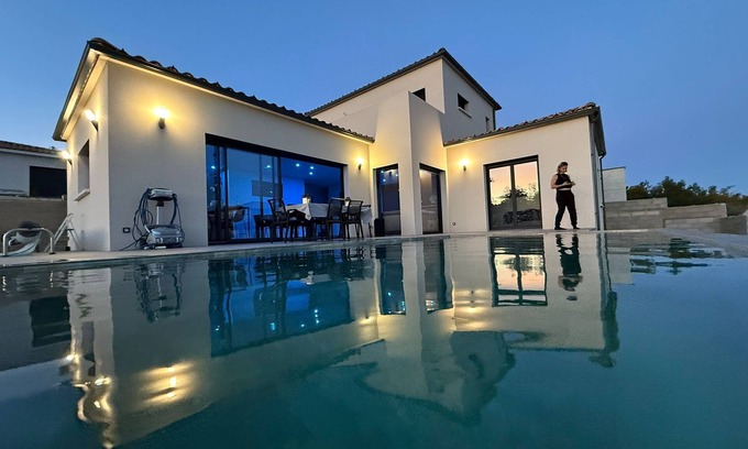 Montfrin House | Magnificent village house