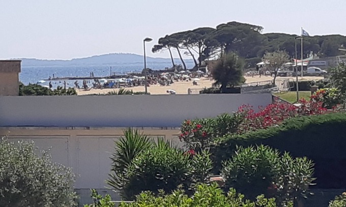 Miramar House | Maison Calme, Avec Parking Privatif à 100m à Pied de la Plage