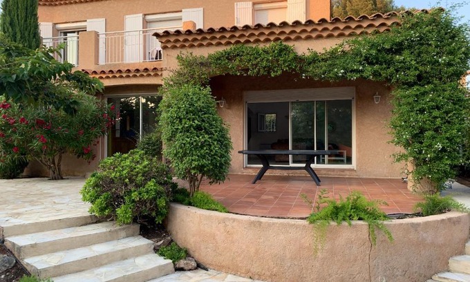 Bandol House | Maison de 3 chambres a Bandol a 800 m de la plage avec vue sur la mer jardin clos et wifi