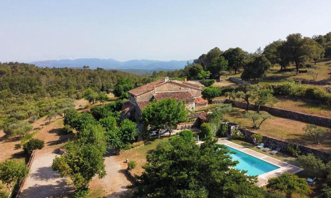 Draguignan House | Maison typique provençal au cœur de la nature