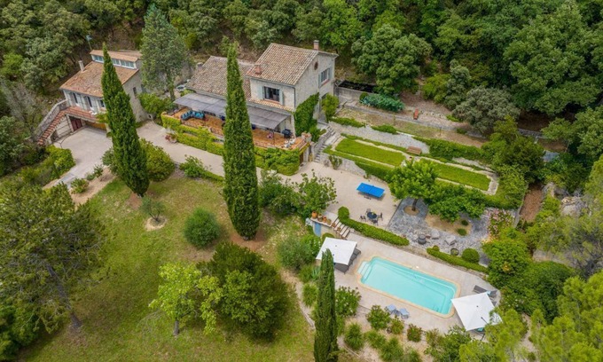 Vaison-la-Romaine Villa | Mas Mayeaux - Six Bedroom Villa, Sleeps 12