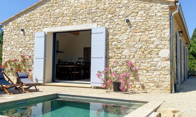 Rustrel Villa | NEW: Beautiful stone house with pool and idyllic view