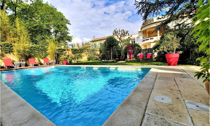 Avignon Apartment | Nice apartment in Avignon with 2 Bedrooms, WiFi and Outdoor swimming pool