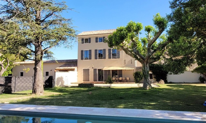 Orange Villa | Peaceful villa in Provence, large garden and swimming pool (completely renovated)