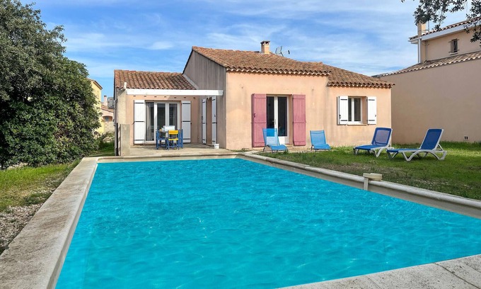 Vers-Pont-du-Gard House | Pet friendly home in Vers-Pont-du-Gard