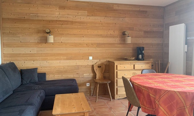 Pra Loup Apartment | Pleasant apartment with balcony and parking, Pra-Loup
