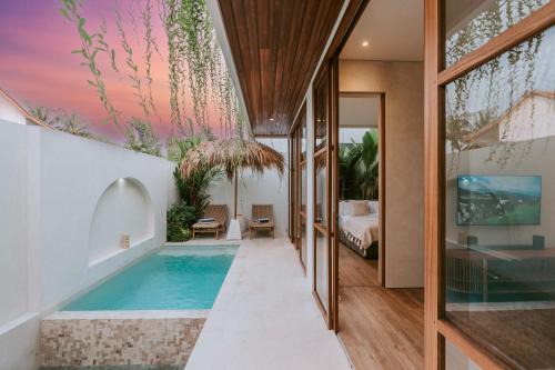 Pererenan Villa | Private Pool, Skylight Bathtub, Dreamy Pool and Serene Greenery in Canggu!